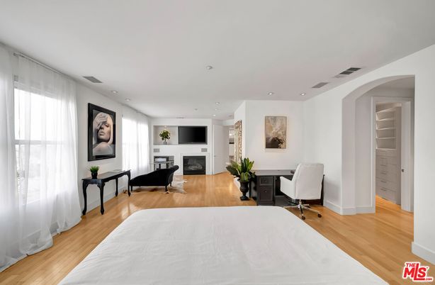 Bedroom, Fireplace, Home Office, Interior, Recessed Lighting, Wood Texture Flooring