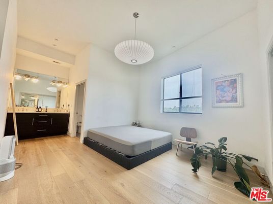 Bathroom, Interior, Pendant Lights, Recessed Lighting, Wood Texture Flooring