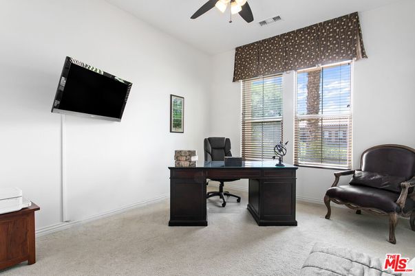 Home Office, Interior