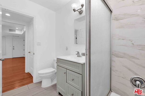 Bathroom, Interior, Marble Walls, Recessed Lighting, Wood Texture Flooring