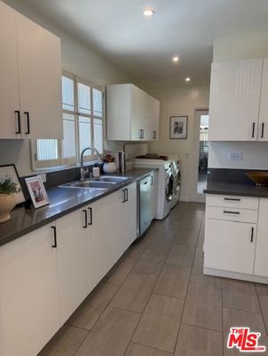 Interior, Kitchen, Recessed Lighting, Washer