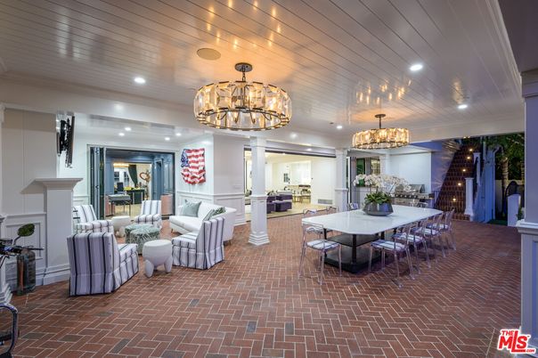 Chandelier, Dining room, Fireplace, Interior, Living room, Recessed Lighting