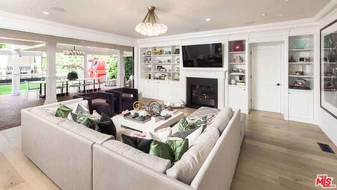 Fireplace, Interior, Living room, Pendant Lights, Recessed Lighting, Wood Texture Flooring