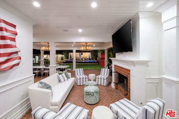 Chandelier, Dining room, Fireplace, Interior, Living room, Recessed Lighting