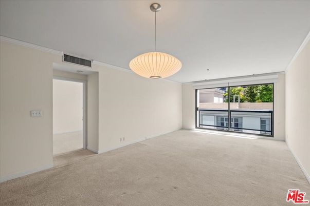Empty room, Interior, Pendant Lights