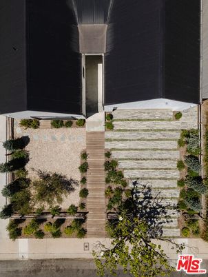 Exterior, Facade, Highrise