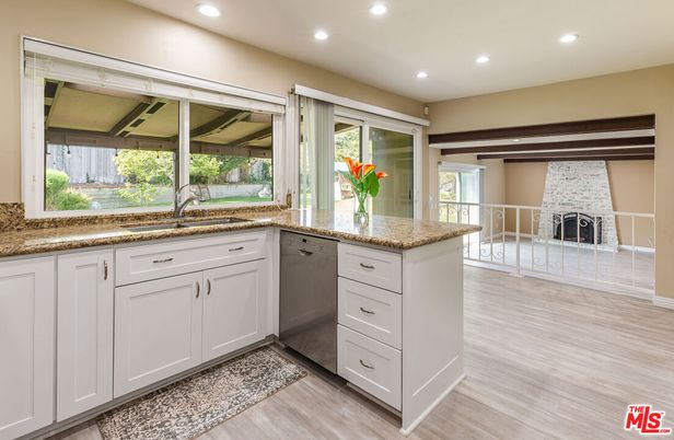 Fireplace, Interior, Kitchen, Recessed Lighting, Wood Texture Flooring
