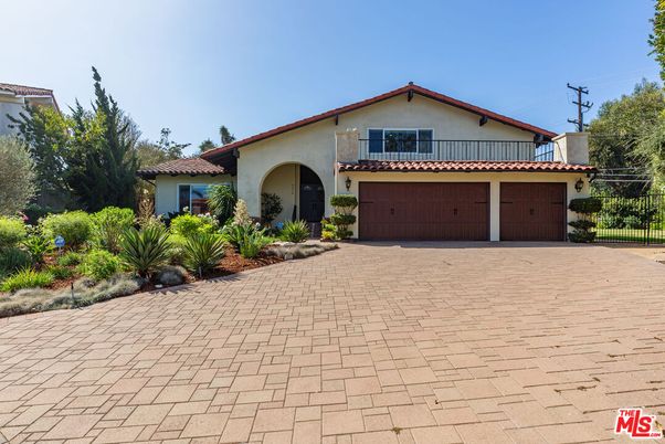 Attached, Exterior, Facade, Spanish Mediterranean