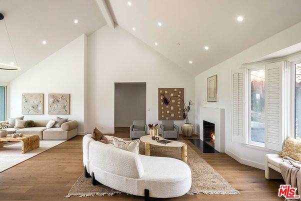 Fireplace, Interior, Living room, Pendant Lights, Recessed Lighting, Wood Texture Flooring