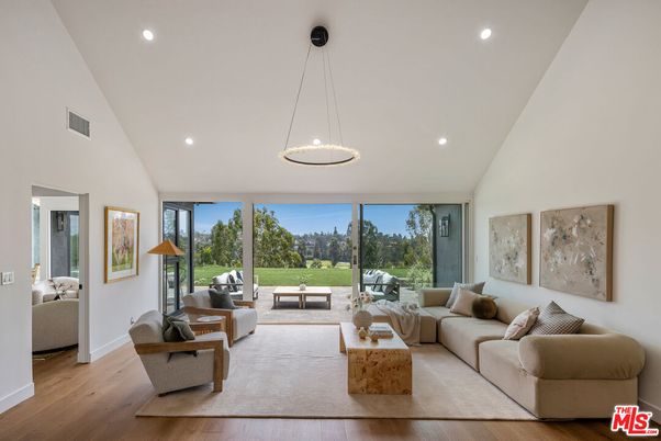Interior, Living room, Pendant Lights, Recessed Lighting, Wood Texture Flooring