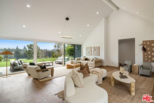 Interior, Living room, Pendant Lights, Recessed Lighting, Wood Texture Flooring