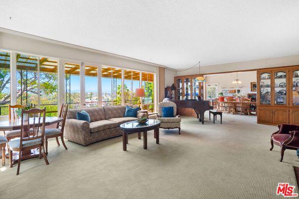 Dining room, Interior, Living room, Pendant Lights