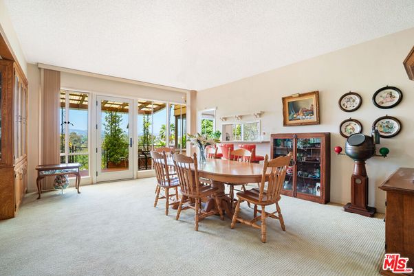 Dining room, Interior
