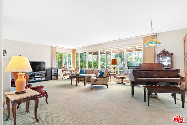 Interior, Living room, Pendant Lights, Piano
