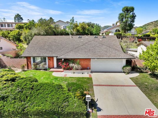 Attached, Backyard, Exterior, Facade, Brick Facade, Ranch