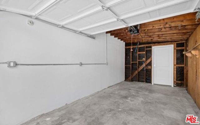 Garage, Interior, Wooden Walls
