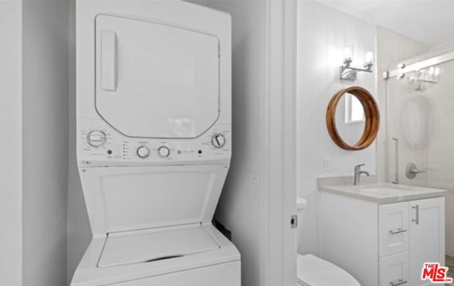 Bathroom, Interior, Utility Closets, Washer