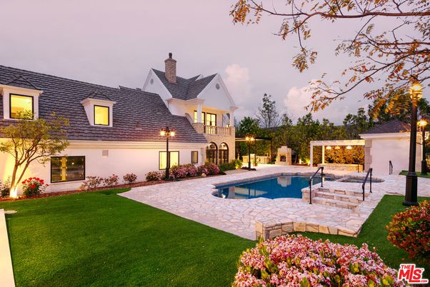 Backyard, Exterior, Pool