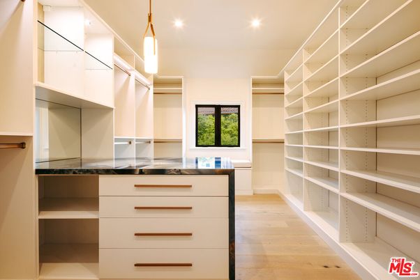 Interior, Pendant Lights, Recessed Lighting, Walk-in Closets, Wood Texture Flooring