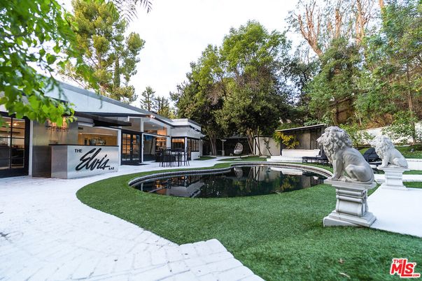 Backyard, Exterior, Pool