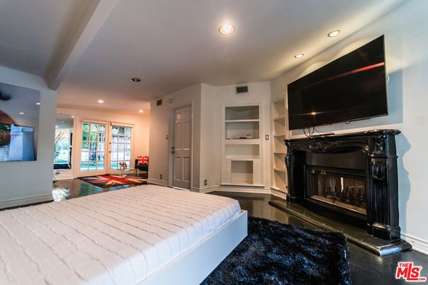 Bedroom, Fireplace, Interior, Recessed Lighting