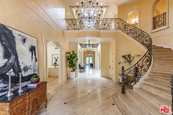 Chandelier, Interior, Recessed Lighting