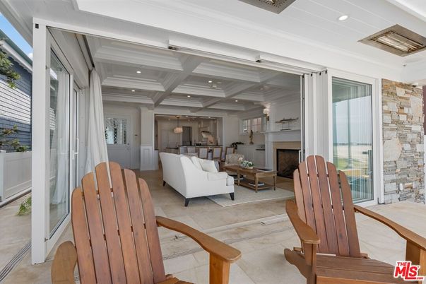 Fireplace, Interior, Living room, Pendant Lights, Recessed Lighting