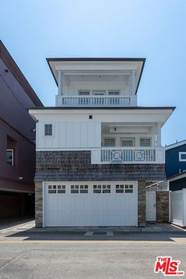 Attached, Exterior, Facade, American Craftsman