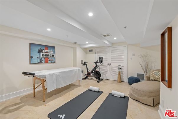 Fitness Equipment, Interior, Recessed Lighting