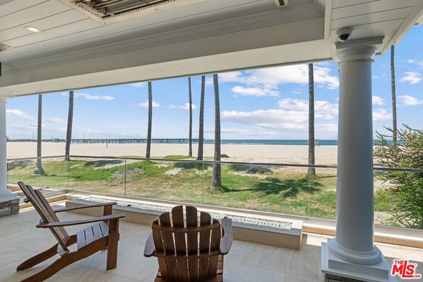 Interior, Sun Room, Water
