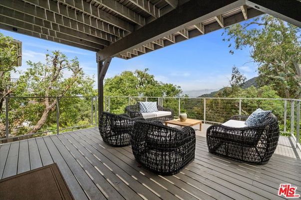 Exterior, Wood Texture Flooring