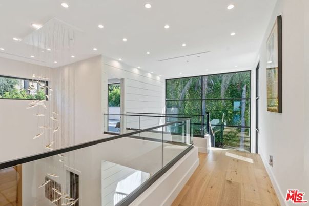 Interior, Pendant Lights, Recessed Lighting, Wood Texture Flooring