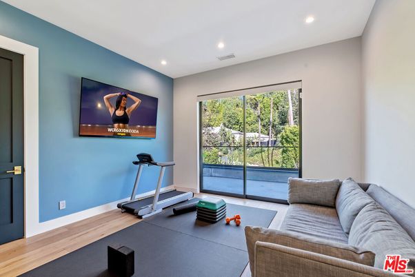 Fitness Equipment, Interior, Recessed Lighting, Wood Texture Flooring