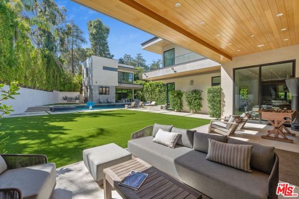 Backyard, Exterior, Pool