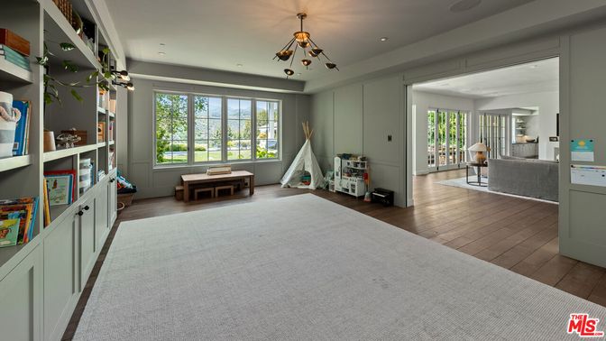 Interior, Pendant Lights, Recessed Lighting, Wood Texture Flooring