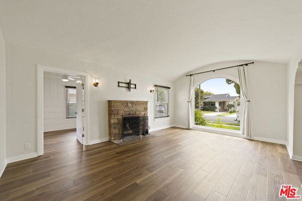 Empty room, Fireplace, Interior, Wood Texture Flooring
