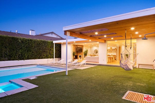 Backyard, Exterior, Pool