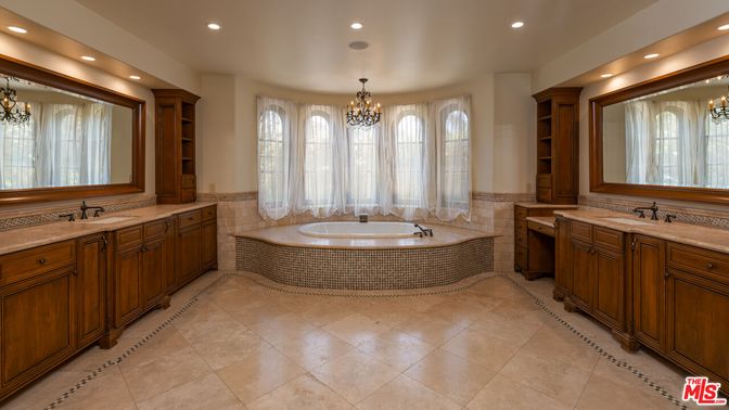 Bathroom, Chandelier, Dual Sink Vanities, Interior, Recessed Lighting