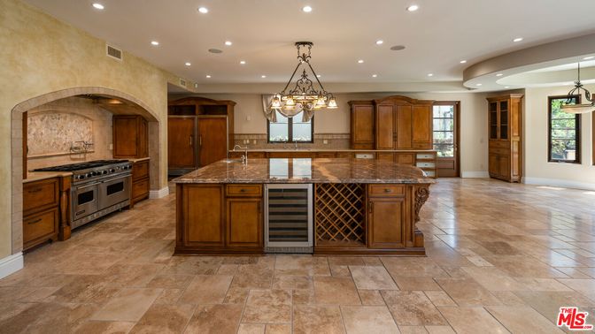 Chandelier, Interior, Kitchen, Pendant Lights, Recessed Lighting, Stainless Steel Appliances