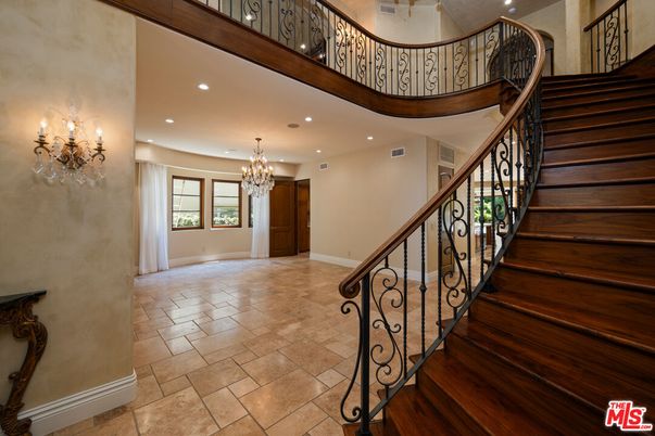 Chandelier, Interior, Recessed Lighting