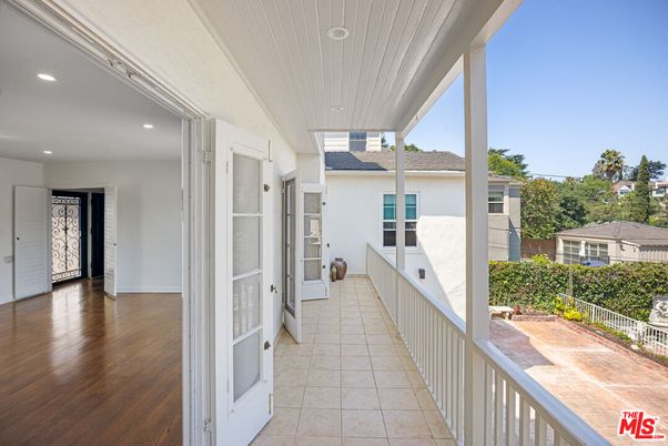 Exterior, Recessed Lighting