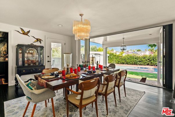 Chandelier, Dining room, Interior, Recessed Lighting, Wood Texture Flooring