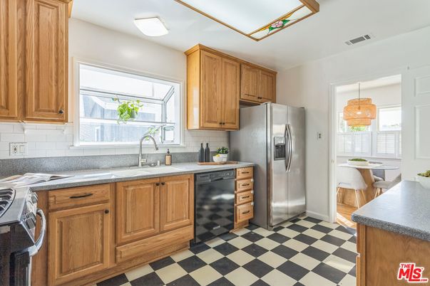 Interior, Kitchen, Pendant Lights, Stainless Steel Appliances
