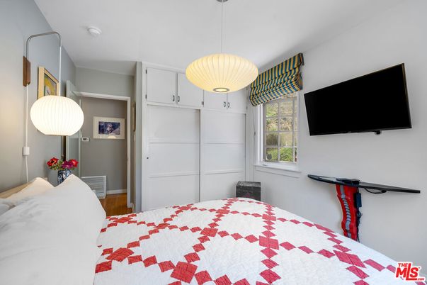 Bedroom, Interior, Pendant Lights
