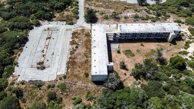 Exterior, Drone