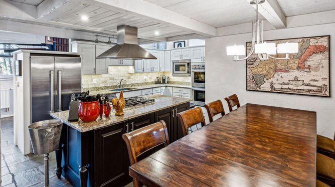 Dining room, Interior, Kitchen, Pendant Lights, Recessed Lighting, Stainless Steel Appliances