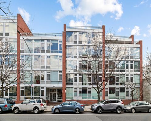 Exterior, Facade, Rowhouse