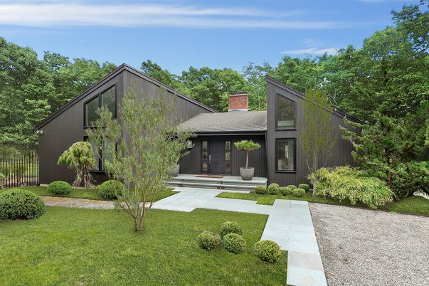 Backyard, Exterior, Facade, Modern
