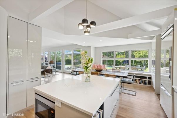 Dining room, Interior, Kitchen, Pendant Lights, Recessed Lighting, Wood Texture Flooring