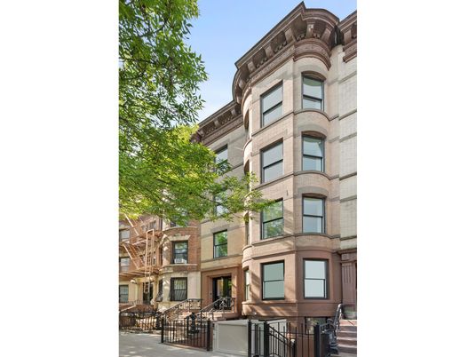 Exterior, Facade, Brownstone